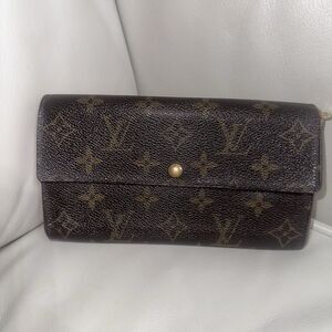 Authentic Louis Vuitton LV Long Wallet Portefeuille Sarah Brown Monogram